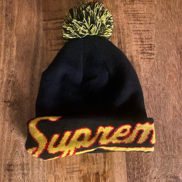 Supreme Other - Supreme script beanie (never been worn)